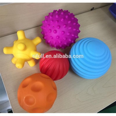 2017 Health and Safety is Suitable for Children to Play the Siicone Toy Ball